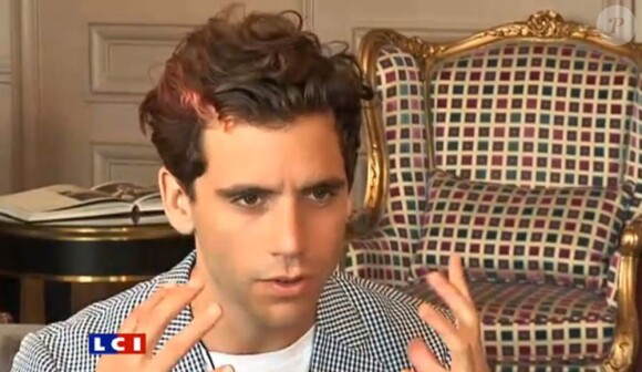 Mika en interview sur LCI en juin 2011.