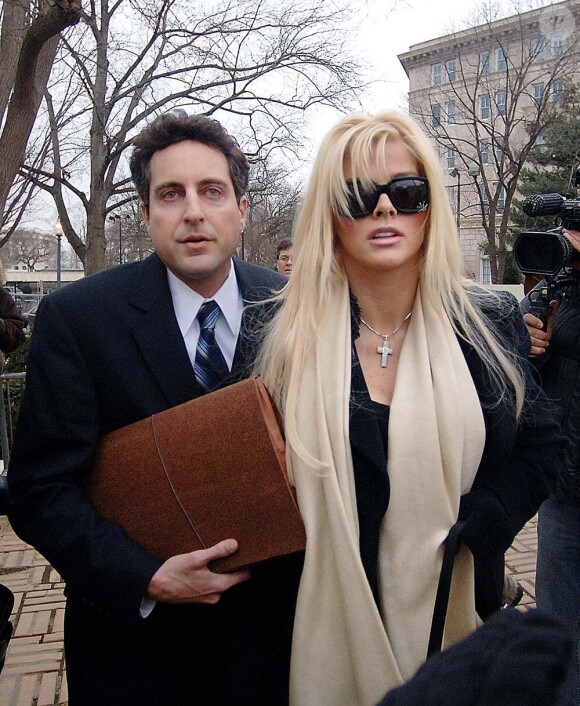 Anna Nicole Smith et Howard K. Stern à Washington, le 28 février 2006.