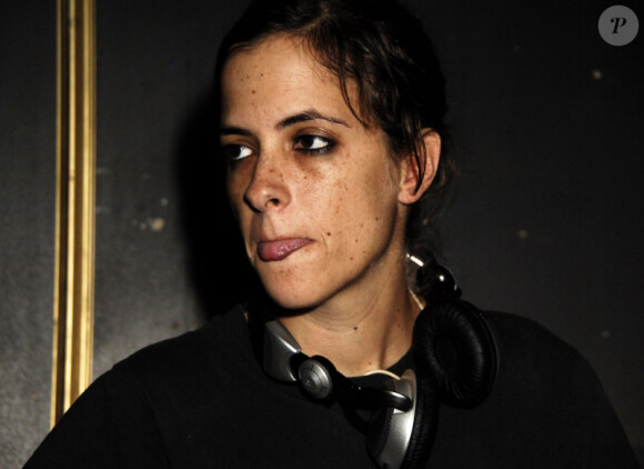 Samantha Ronson mixe à New York en novembre 2010