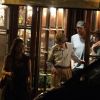 Javier Bardem et Penélope Cruz s'en vont dîner avec Woody Allen à Rome le 18 juillet 2011