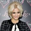 Pixie Lott fait la promotion de sa ligne de vêtements dans un magasin Lipsy de Londres, jeudi 4 août 2011.