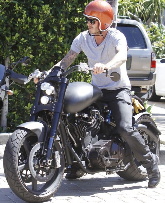 David Beckham s'offre une virée en solo et à moto ! Los Angeles, 19 juillet 2011