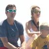 L'infante Elena, avec Felipe (13 ans) et Victoria (10 ans), aux côtés de l'infante Cristina d'Espagne, avec Iñaki Urdangarin, Juan (11 ans), Pablo (10 ans) et Miguel (9 ans). Maria Zurita est également avec eux sous le soleil. 6 août 2011
