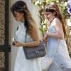 Rachel Bilson est ravissante dans sa robe griffée très estivale. L'actrice se rend avec sa soeur Hattie aux Teen Choice Awards, à Los Angeles 7 août 2011