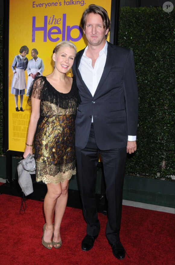 Tom Hopper et Tara Subkoff lors de l'avant-première du film La couleur des sentiments à Los Angeles. Le 9 août 2011