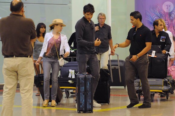 Kylie Minogue et Andres Velencoso se retrouvent à Tossa de Mar, en Espagne, pour se couper du monde. Juillet 2011