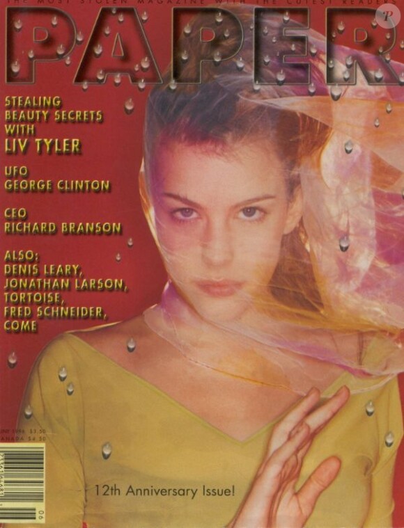 Liv Tyler, en couverture du magazine Paper pour son numéro de juin 1996.