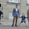 Vendredi 12 août 2011, le prince Christian de Danemark faisait sa rentrée à l'école primaire. Dans les heures qui suivirent, son père le prince Frederik a pu en toute sérénité prendre part aux régates du dragon.
