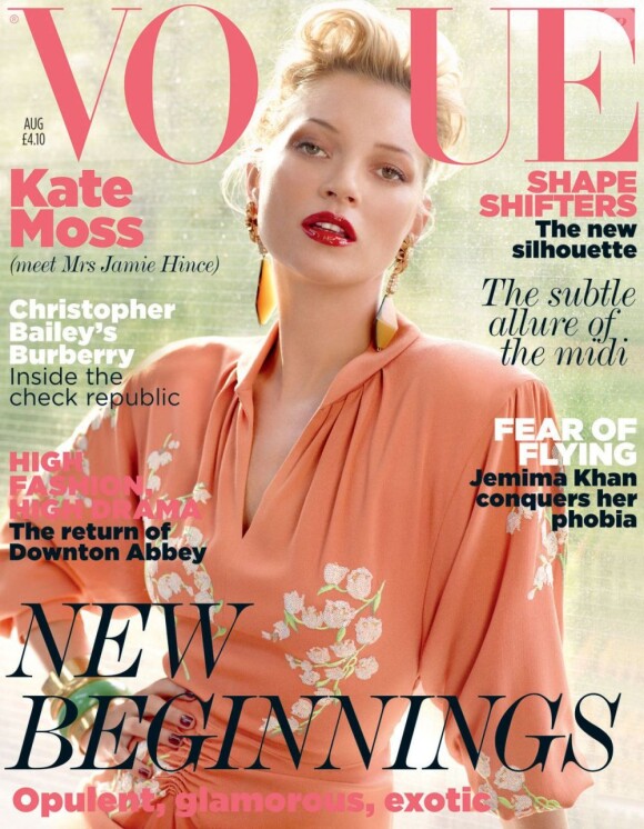 Tout juste mariée, Kate Moss pose en couv' du magazine Vogue British pour ce mois d'août.