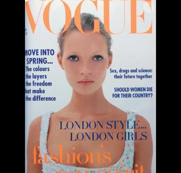 Mars 1993 : Kate Moss pose en couverture du magazine Vogue.