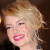 La sublime Emma Stone souligne ses lèvres voluptueuses avec un rose vif... Osé, mais tellement ravissant pour une grande occasion comme le Costume Institute Gala (mai 2011).