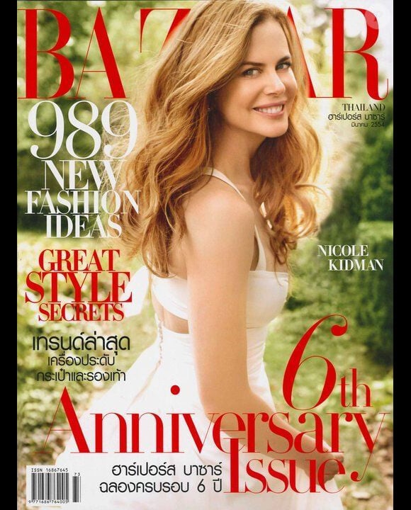 Nicole Kidman, toujours classe et glamour, en couverture du Harper's Bazaar thaïlandais de mars 2011.