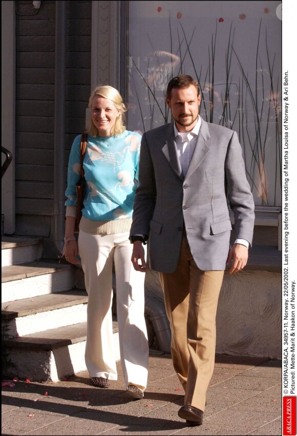Le 22 mai 2002 à la veille du mariage de la princesse Märtha-Louise, soeur du prince Haakon.
Le 25 août 2011, le prince héritier Haakon de Norvège et la princesse Mette-Marit doivent célébrer leurs noces d'étain : 10 années d'un mariage et d'un amour parfaitement sereins, après des débuts controversés...