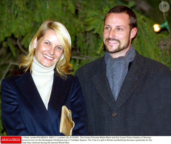 Le 6 décembre 2001 à Trafalgar Square, à Londres.
Le 25 août 2011, le prince héritier Haakon de Norvège et la princesse Mette-Marit doivent célébrer leurs noces d'étain : 10 années d'un mariage et d'un amour parfaitement sereins, après des débuts controversés...
