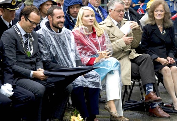 6 septembre 2006, visite à Stryn.
Le 25 août 2011, le prince héritier Haakon de Norvège et la princesse  Mette-Marit doivent célébrer leurs noces d'étain : 10 années d'un  mariage et d'un amour parfaitement sereins, après des débuts  controversés...