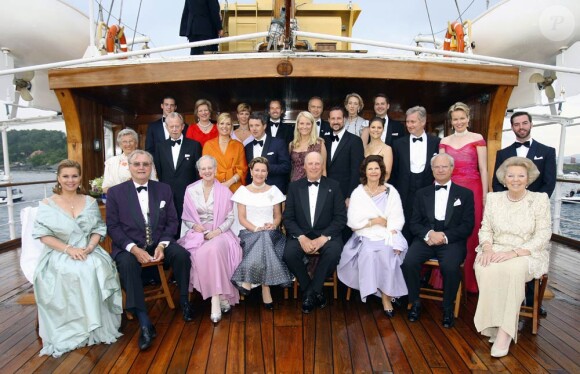 5 juillet 2007, 70e anniversaire de la reine Sonja en présence de tout le gotha scandinave.
Le 25 août 2011, le prince héritier Haakon de Norvège et la princesse  Mette-Marit doivent célébrer leurs noces d'étain : 10 années d'un  mariage et d'un amour parfaitement sereins, après des débuts  controversés...