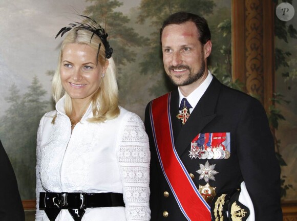 1er juin 2011 pour la visite de la reine Beatrix à Oslo.
25 août 2001 - 25 août 2011 : 10 ans de mariage pour le prince héritier Haakon de Norvège et la princesse Mette-Marit...
