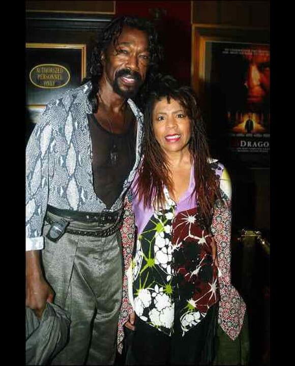 Nick Ashford et sa femme Valerie Simpson posent lors d'une soirée à New York en octobre 2002