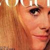 Catherine Deneuve en couv' de Vogue UK pour son issue d'avril 1967.