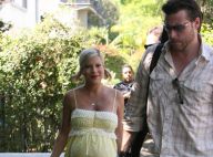 PHOTOS : Tori Spelling : en attendant bébé, elle apprend la guitare !
