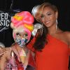 Beyoncé Knowles et sa copine Nicki Minaj, MTV Video Music Awards à Los Angeles, le 28 août 2011.