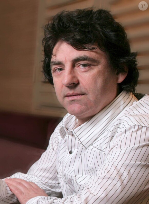 Claude Barzotti n'a pas fini d'être inquiété pour la chanson La France aux Français, brûlot qui devait faire partie d'une comédie musicale baptisée Les Nouveaux Nomades.