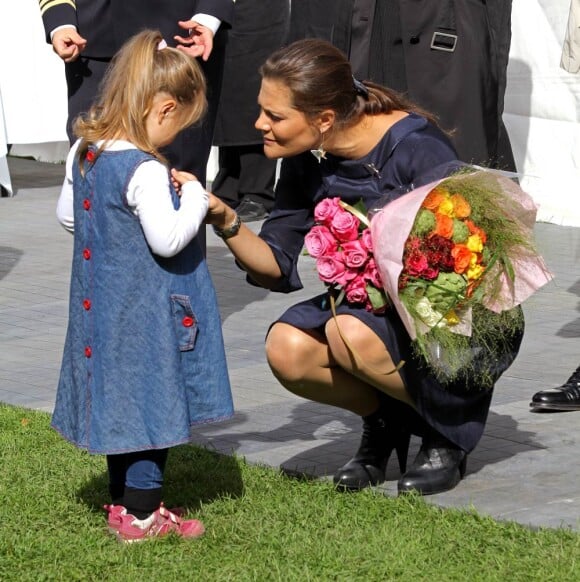 Fille ou garçon, une préférence pour le bébé ?
La princesse Victoria, enceinte, et le prince Daniel de Suède étaient en visite à Göteborg le 31 août 2011 pour une journée placée sous le signe de la santé pour tous.