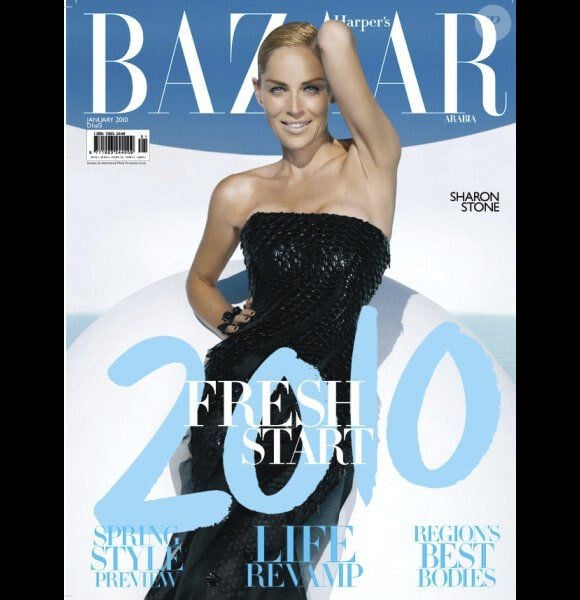 C'est une superbe Sharon Stone en couverture de Harper's Bazaar. Janvier 2010.