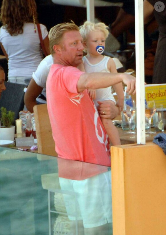 Boris Becker et sa femme Sharlely se sont offerts quelques jours de vacances au début du mois d'Août à Majorque avec leur petit trésor Amadeus
