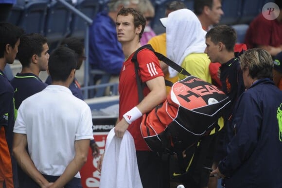 Andy Murray, Rafael Nadal et Andy Roddick ont fustigé l'attitude des organisateurs de l'US Open suite à leur décision de faire jouer les matches sous la pluie