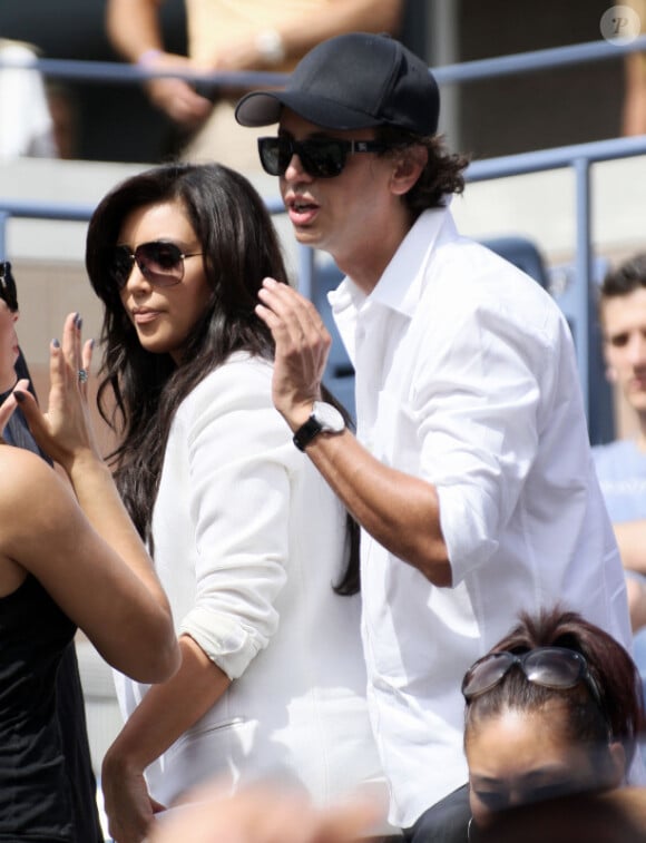 Kim Kardashian a assisté à la victoire de sa compatriote Serena Williams le 8 septembre 2011 lors du quart de finale de l'US Open 2011 en compagnie de son ami Jonathan Cheban