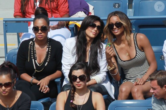 Kim Kardashian, la chanteuse Ciara et Lala Anthony se sont octroyées une sortie entre fille à l'US Open pour encourager leur compatriote Serena Williams le 8 septembre 2011 lors du quart de finale de l'US Open 2011