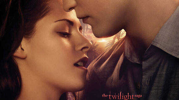 Twilight 4 : Robert Pattinson et Kristen Stewart plus amoureux que jamais