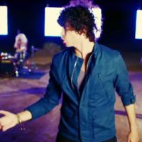 Julian Perretta et son girlband dynamitent ''If I ever feel better''