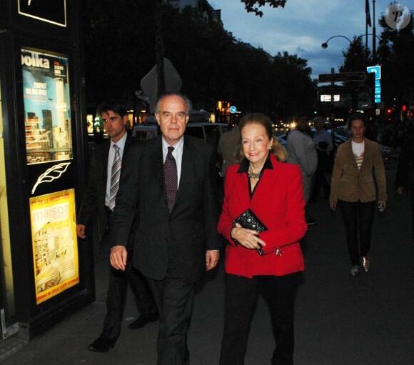 Frédéric Mitterrand et Doris Kleiner se rendent au concert de Charles Aznavour à l'Olympia, à Paris, le 7 septembre 2011.