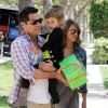 Jessica Alba et Cash Warren emmènent leur fille aînée Honor à une fête d'anniversaire d'un ami. Seule absente : la petite Haven un mois. Los Angeles le 17 septembre 2011
