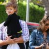 Jessica Alba et Cash Warren emmènent leur fille aînée Honor à une fête d'anniversaire d'un ami à Los Angeles le 17 septembre 2011