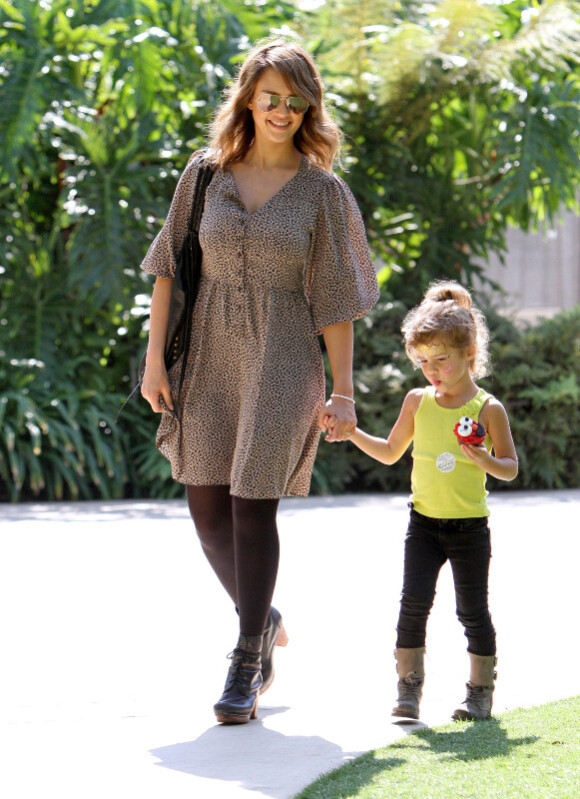 Jessica Alba et sa fille Honor ont le même goût pour la mode ! Los Angeles le 17 septembre 2011