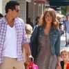 Jessica Alba et Cash Warren emmènent leur fille aînée Honor à une fête d'anniversaire d'un ami à Los Angeles le 17 septembre 2011