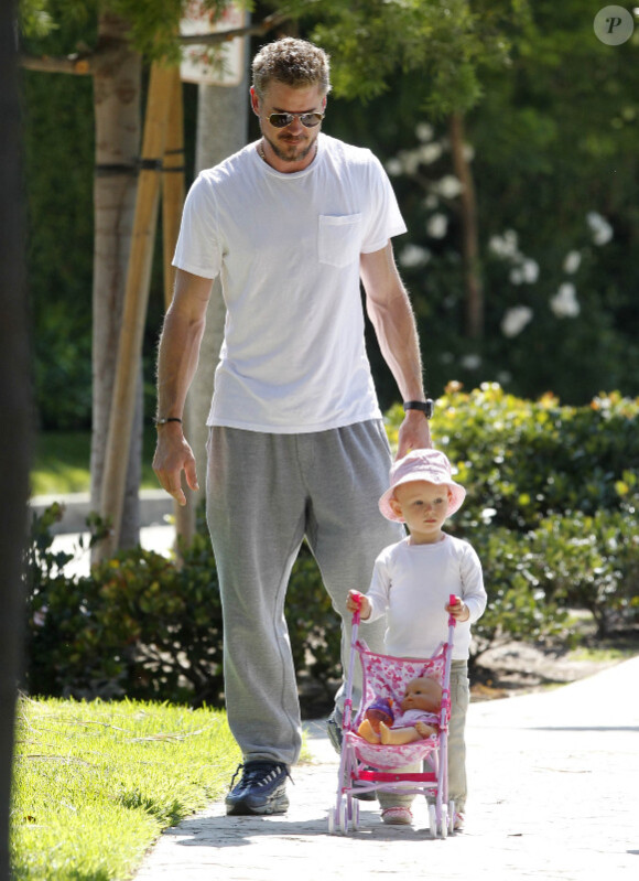 Eric Dane a passé un bon moment au parc avec sa fille Billie à Beverly Hills le 13 septembre 2011