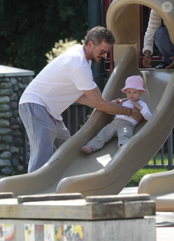 Eric Dane a passé un bon moment au parc avec sa fille Billie à Beverly Hills le 13 septembre 2011