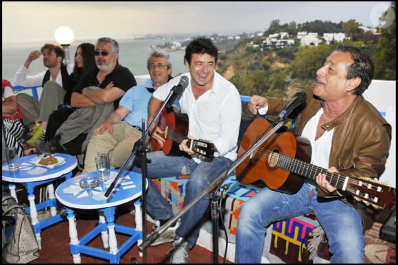 Paul et Michel Boujenah, Patrick Bruel et Félix Gray au cours du voyage du Jasmin, en Tunisie le 8 mai 2011.
