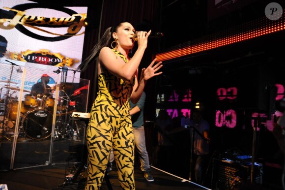 Jessie J en showcase au VIP ROOM de Jean-Roch à Paris le 21 septembre 2011