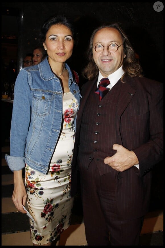 Bill Paillot et une amie lors de l'inauguration du Mandarin Oriental Paris. 22 septembre 2011