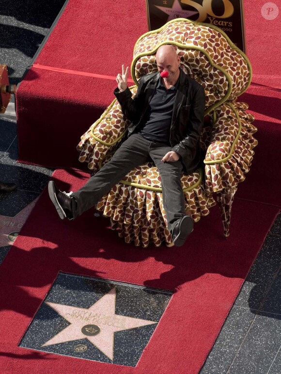 Guy Laliberté reçoit son étoile sur le Walk of Fame, à Los Angeles, le 22 novembre 2010.