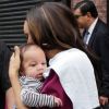 Les jumelles Tia (avec le bébé) et Tamera Mowry arrivent sur le plateau de l'émission américaine, Wendy Williams Show. New York, 27 septembre 2011