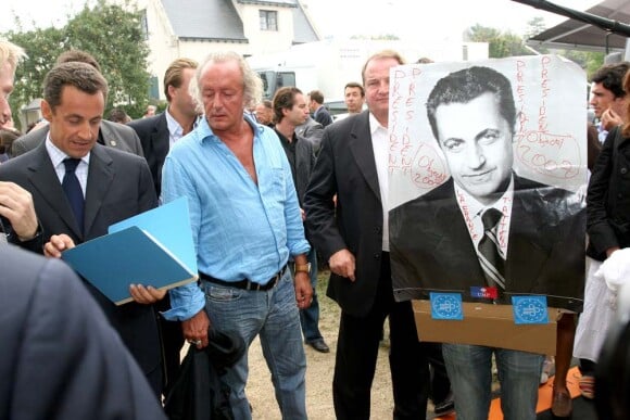 Didier Barbelivien et Nicolas Sarkozy, à la Baule, le 4 septembre 2005.