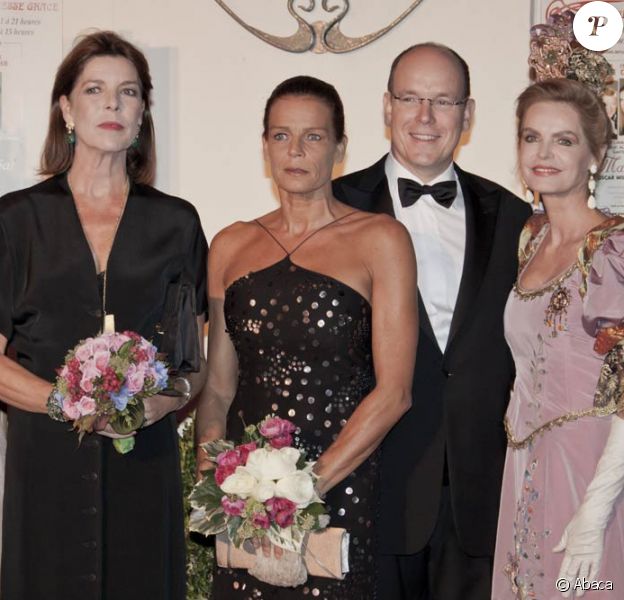 Caroline Stephanie Et Albert De Monaco Sans Charlene Celebrent Le Theatre Purepeople