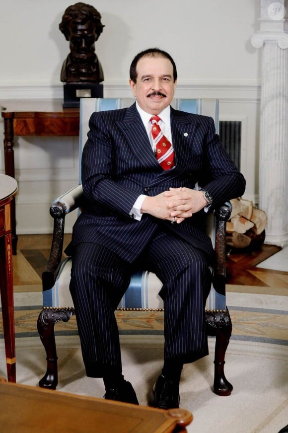 Le roi Hamad bin Isa Al Khalifa de Bahrein, dont les manifestants du printemps arabes réclamaient l'abdication, doit désormais composer avec les allégations de tortures visant une membre de la famille royale...