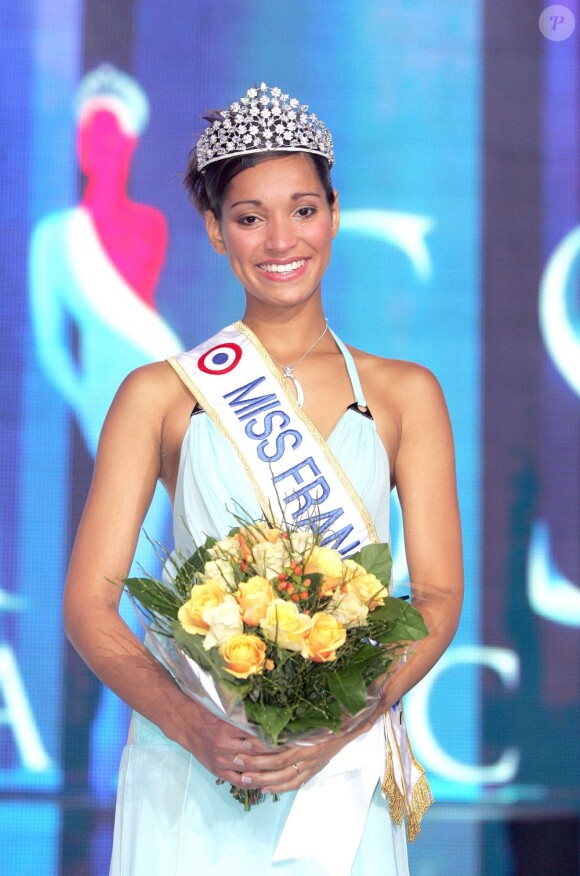 Cindy Fabre, Miss France 2005, lors de son élection en décembre 2004